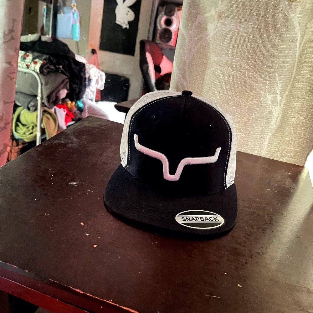 kimes hat